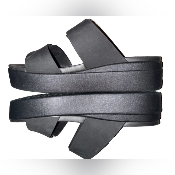 CROCS Brooklyn Buckle Sandal - Picture 6 of 8